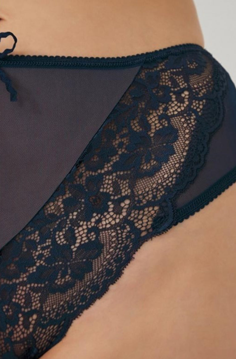 String δαντέλα big size 6007