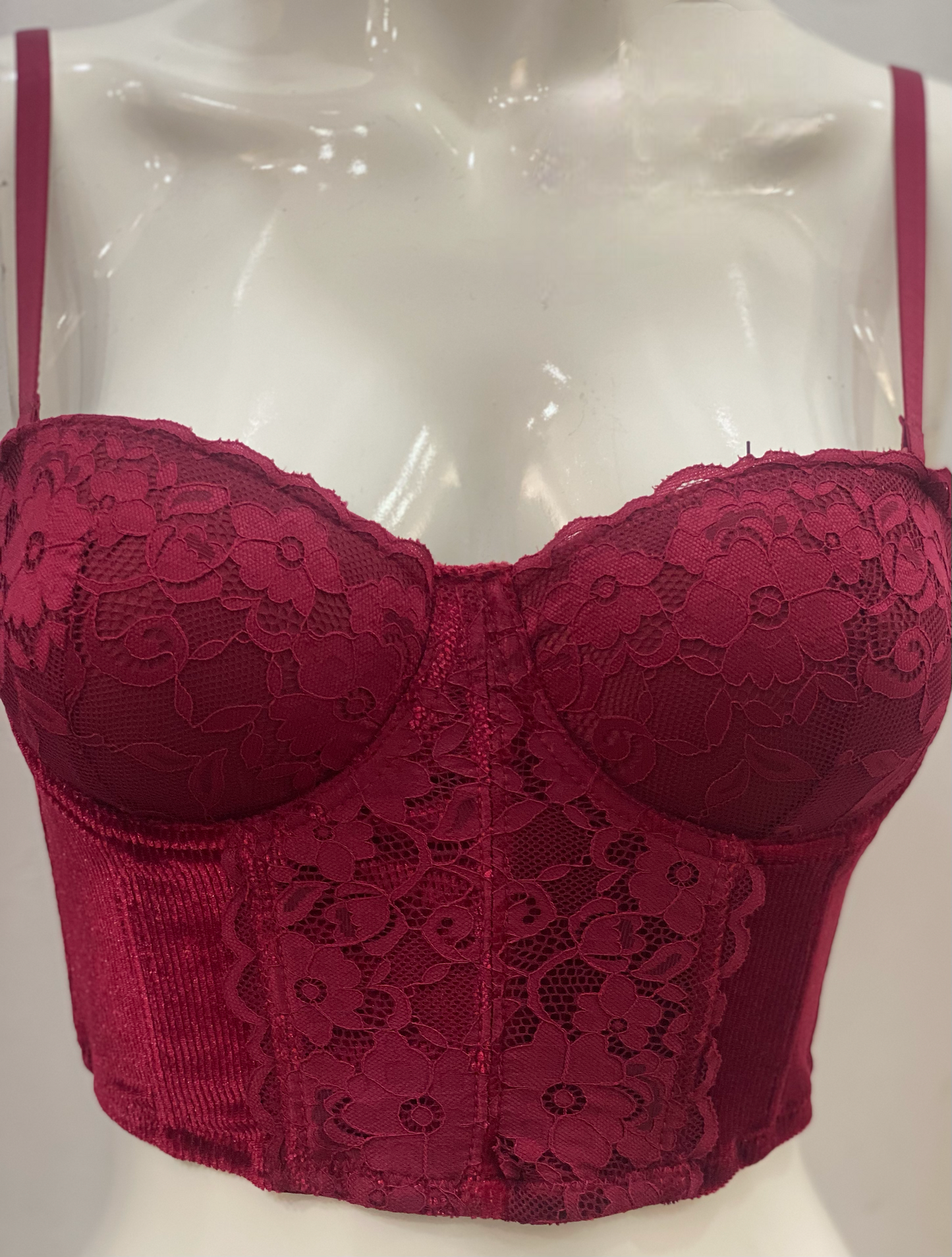 Μπούστο σε βελούδο.